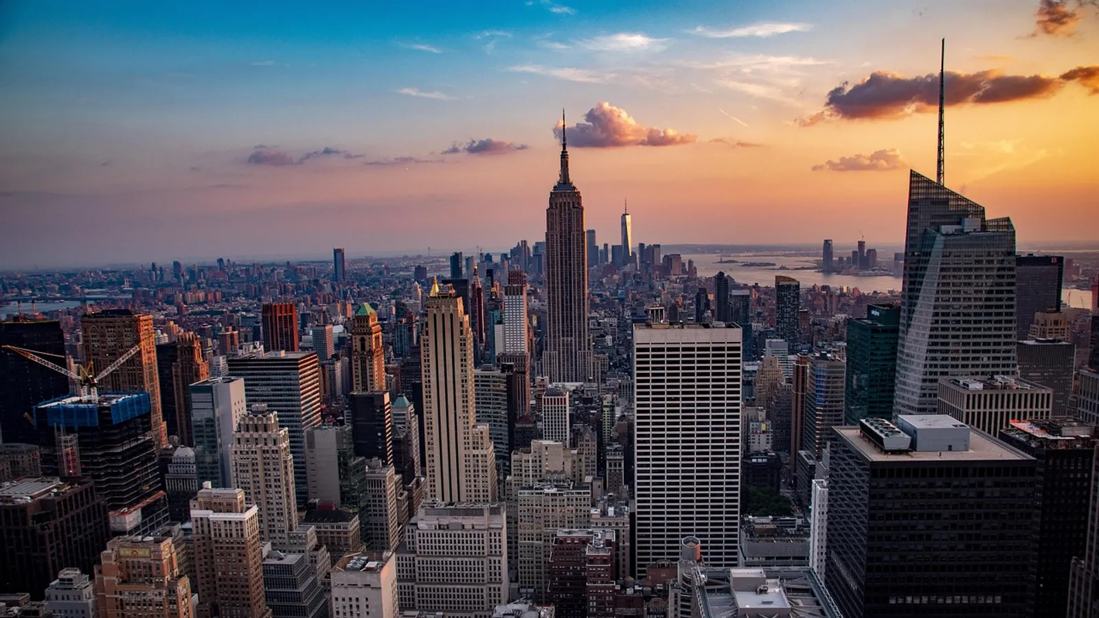 Usa sunset manhattan city skyline